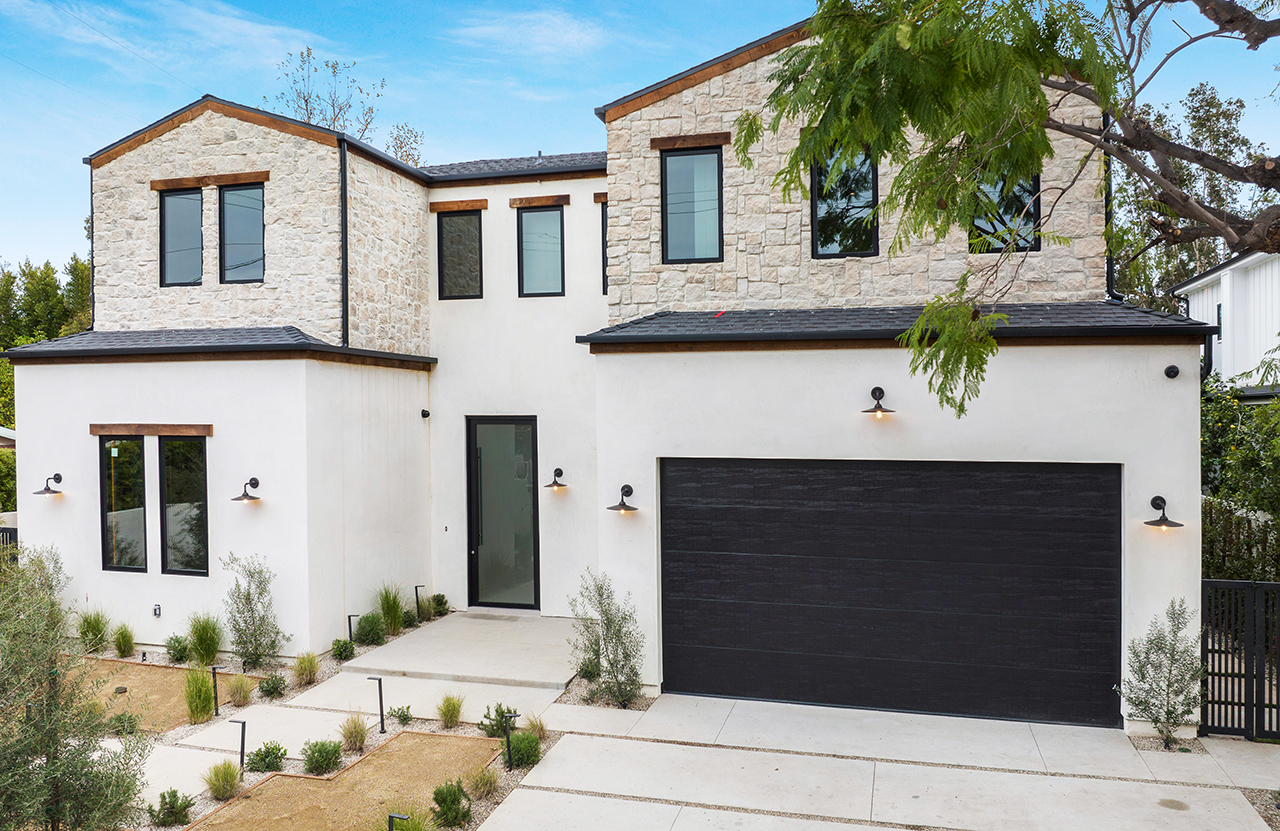 garage-door-black-modern-pasadena-white-home